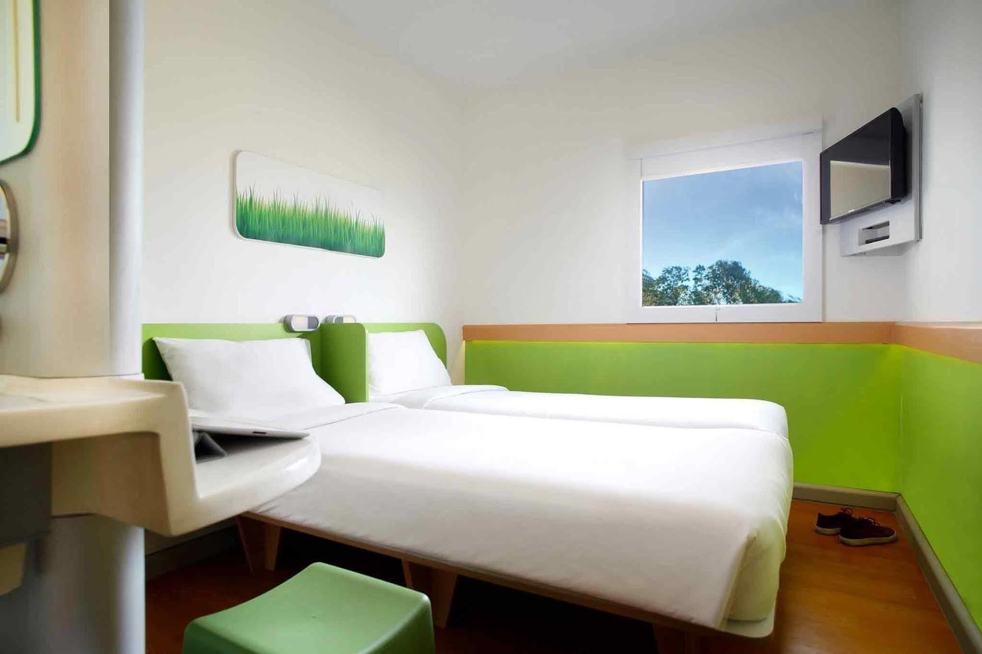 Cordia Hotel Surabaya Airport - Hotel Dalam Bandara - Formerly Ibis Budget Surabaya Airport Сидоарджо Экстерьер фото